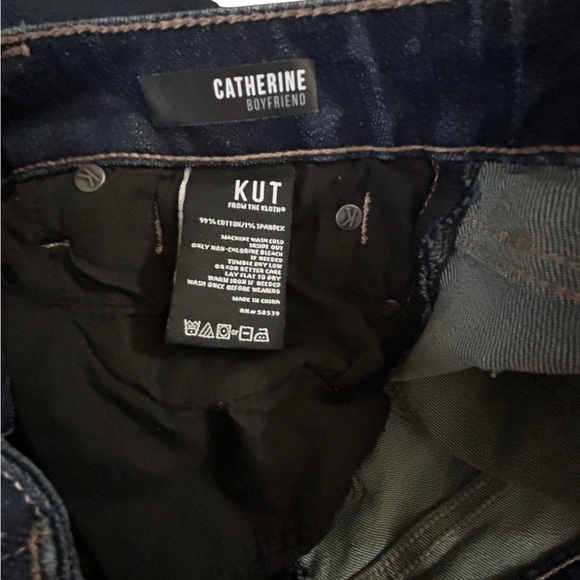 KUT From The Kloth Catherine Boyfriend Dark Wash • Used • Size: 6 - Picture 9 of 11